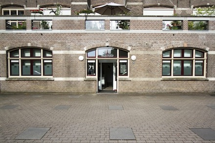 Ingang van gezondheidscentrum Elisabethshof
